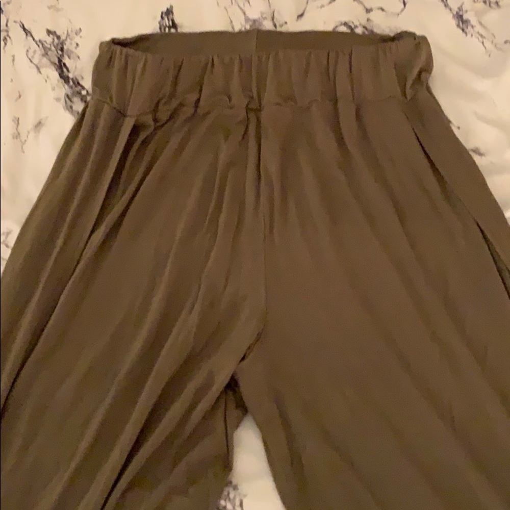 Women’s yoga pants